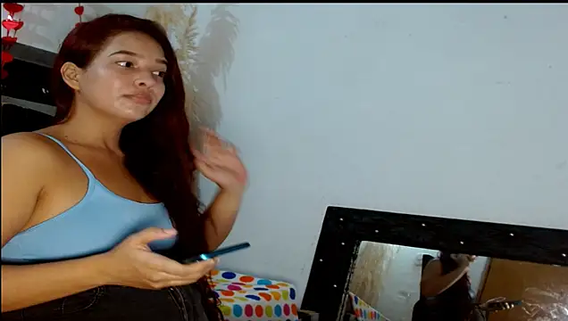 chica sexy05 online show from September 25, 2025, 8:34 pm