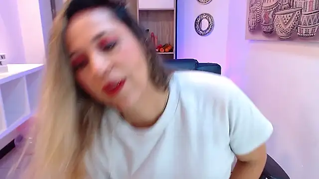 Snapshot of DianaPearls chatting on February 19, 2026, 10:44 am DianaPearls online show from February 19, 2026, 10:44 am