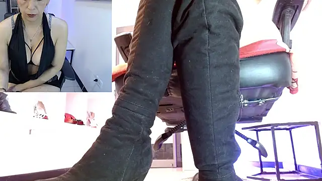 Snapshot of DianaPearls chatting on March 26, 2026, 10:32 am DianaPearls online show from March 26, 2026, 10:32 am