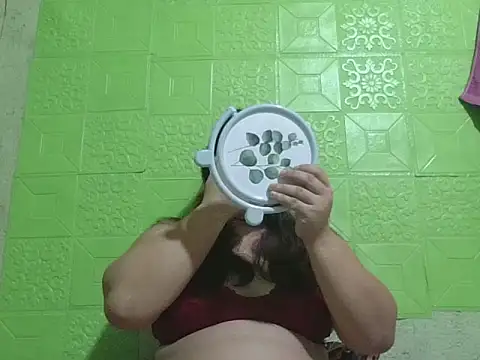 Snapshot of prettywetmom88 chatting on September 30, 2025, 11:48 am prettywetmom88 online show from September 30, 2025, 11:48 am