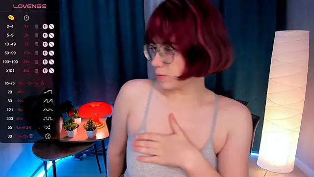 Snapshot of BellaCaress chatting on October 15, 2025, 2:11 am BellaCaress online show from October 15, 2025, 2:11 am