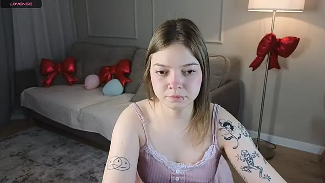 patriciapink online show from March 3, 2026, 2:50 am