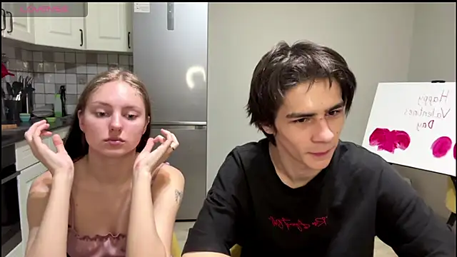 flowerscouple online show from March 14, 2026, 10:26 pm