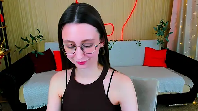 YourLovellyStory online show from April 25, 2026, 7:22 pm