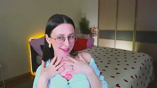 YourLovellyStory online show from April 26, 2026, 12:36 pm