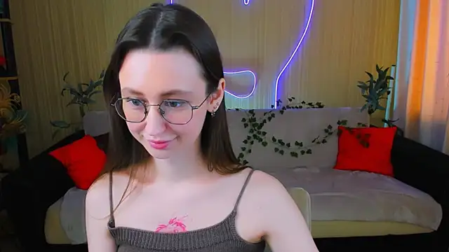 YourLovellyStory online show from May 9, 2026, 1:49 pm