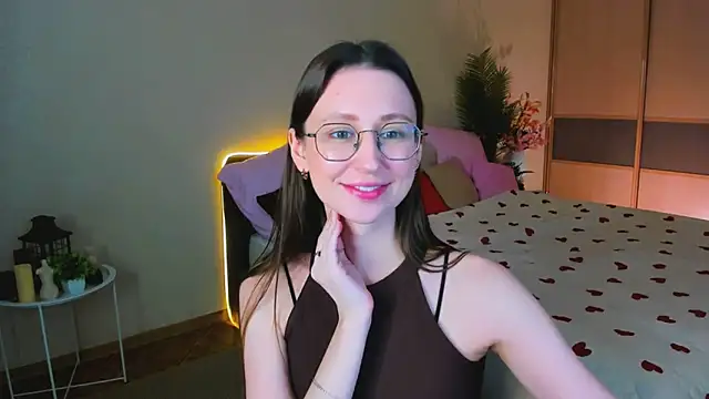 YourLovellyStory online show from May 11, 2026, 4:04 pm