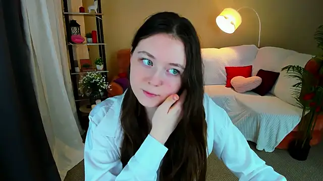 AlluringLookk online show from February 16, 2026, 6:37 pm