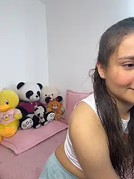 Emilyybennet  online show from September 29, 2025, 8:57 pm