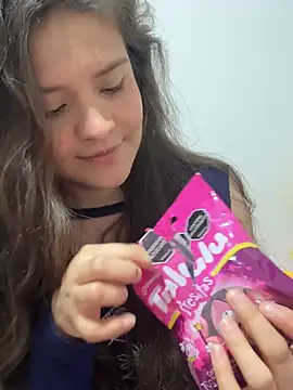 Snapshot of Emilyybennet_ chatting on April 18, 2026, 2:37 am Emilyybennet online show from April 18, 2026, 2:37 am