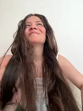 Snapshot of Emilyybennet_ chatting on May 24, 2026, 7:30 pm Emilyybennet online show from May 24, 2026, 7:30 pm
