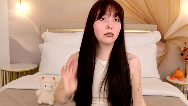 VanessaFields online show from October 18, 2025, 3:02 pm