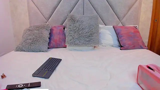 Snapshot of Im_Manu chatting on March 5, 2026, 11:28 am Im Manu online show from March 5, 2026, 11:28 am