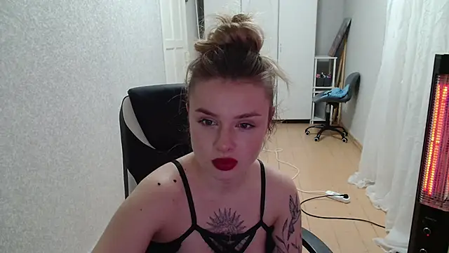 AngelicaHollywood online show from November 28, 2025, 8:00 pm