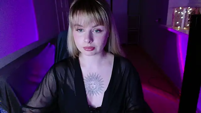 Snapshot of AngelicaHollywood chatting on March 3, 2026, 8:26 pm AngelicaHollywood online show from March 3, 2026, 8:26 pm