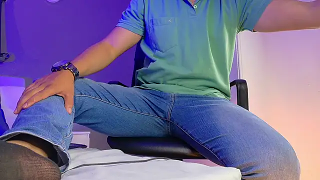 MrFox   online show from December 2, 2025, 12:05 am