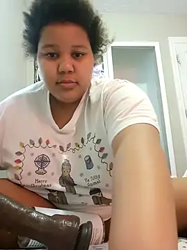 Snapshot of chocolate_bella chatting on October 1, 2025, 1:50 pm chocolate bella online show from October 1, 2025, 1:50 pm