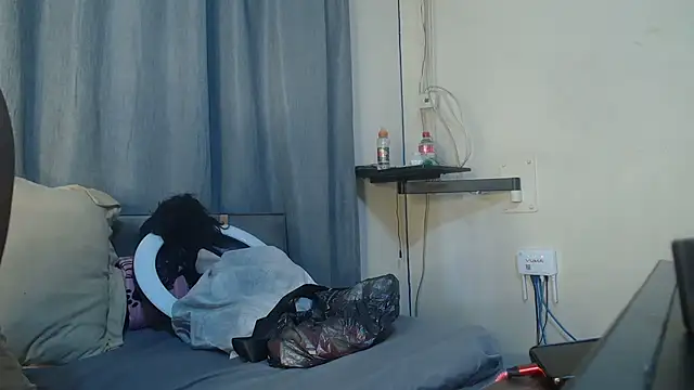 Snapshot of Passion_Lizzie chatting on September 19, 2025, 3:34 pm Passion Lizzie online show from September 19, 2025, 3:34 pm