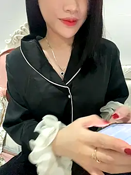 Snapshot of Beiiu_18 chatting on September 21, 2025, 8:21 pm Beiiu 18 online show from September 21, 2025, 8:21 pm