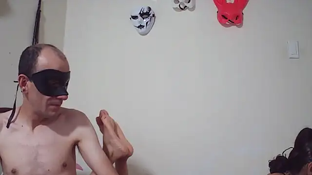 Snapshot of coplehot27 chatting on October 24, 2025, 7:54 pm coplehot27 online show from October 24, 2025, 7:54 pm