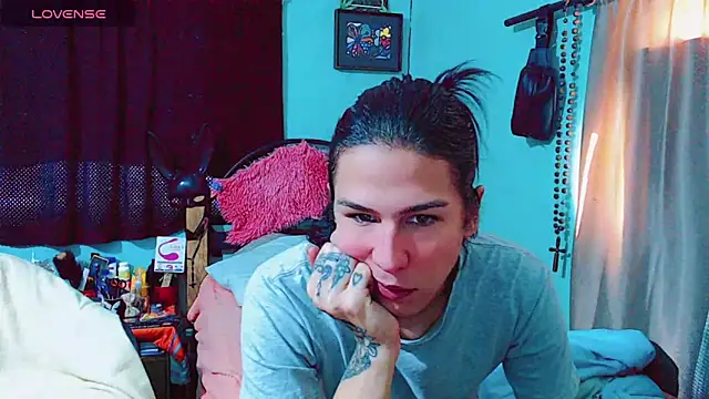 Snapshot of Azley_sweet chatting on December 4, 2024, 1:31 pm Azley sweet online show from December 4, 2024, 1:31 pm