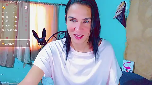 Snapshot of Azley_sweet chatting on January 13, 2025, 3:26 pm Azley sweet online show from January 13, 2025, 3:26 pm