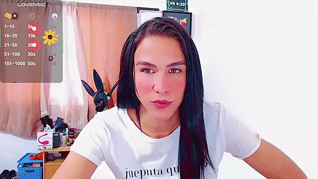 Snapshot of Azley_sweet chatting on January 25, 2025, 4:35 pm Azley sweet online show from January 25, 2025, 4:35 pm