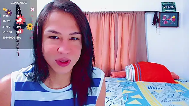 Snapshot of Azley_sweet chatting on February 12, 2025, 1:27 pm Azley sweet online show from February 12, 2025, 1:27 pm