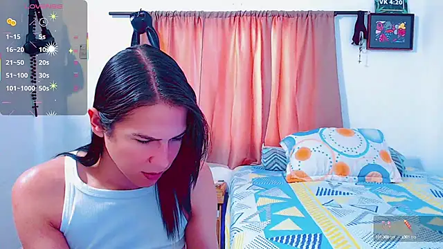 Snapshot of Azley_sweet chatting on February 15, 2025, 2:33 pm Azley sweet online show from February 15, 2025, 2:33 pm