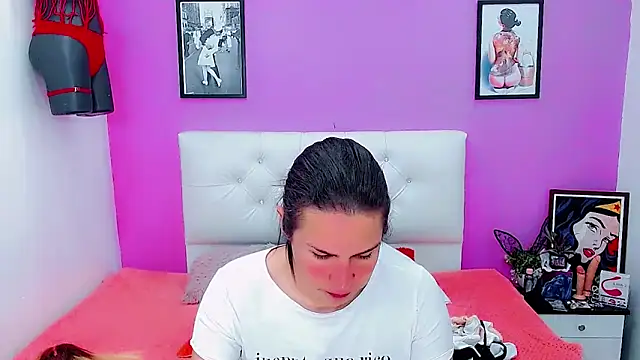 Snapshot of Azley_sweet chatting on October 15, 2025, 7:25 pm Azley sweet online show from October 15, 2025, 7:25 pm