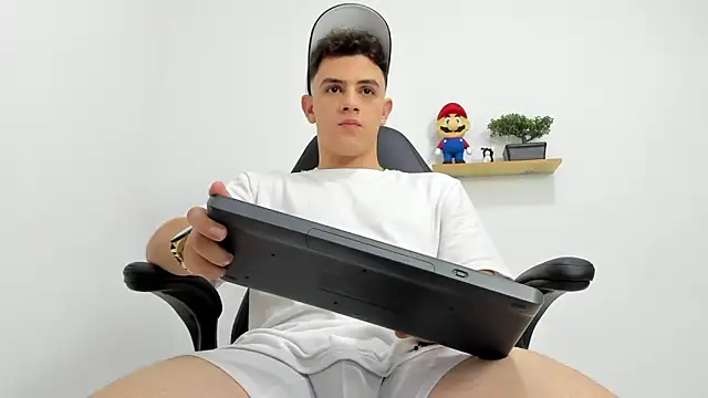 Snapshot of Mikecooper chatting on September 27, 2025, 9:53 pm Mikecooper online show from September 27, 2025, 9:53 pm