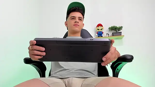 Mikecooper online show from January 12, 2026, 6:18 am