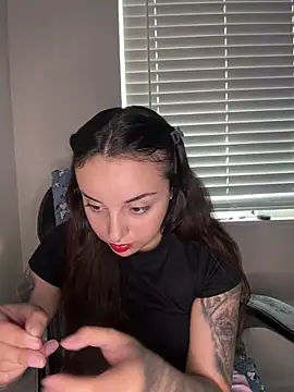 CharmingMaddie online show from April 27, 2026, 4:49 pm