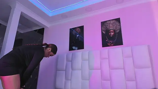 CrisstalStwart online show from October 18, 2025, 7:14 pm