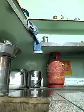 Snapshot of Love-pari077 chatting on October 12, 2025, 12:31 am Love-pari077 online show from October 12, 2025, 12:31 am