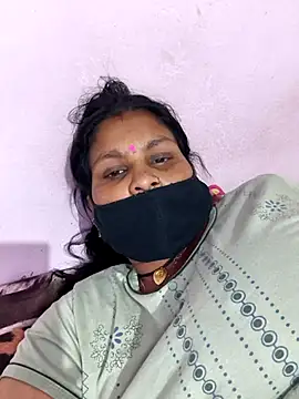 Snapshot of Love-pari077 chatting on April 15, 2026, 5:31 pm Love-pari077 online show from April 15, 2026, 5:31 pm