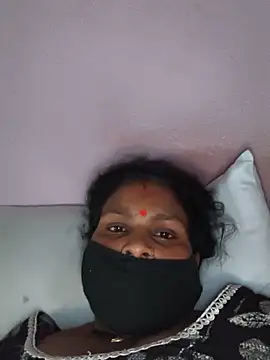 Snapshot of Love-pari077 chatting on May 18, 2026, 8:20 am Love-pari077 online show from May 18, 2026, 8:20 am