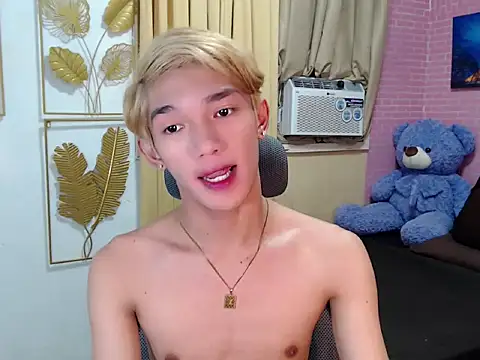 Snapshot of fuckerfriendsxx chatting on April 19, 2026, 8:24 am fuckerfriendsxx online show from April 19, 2026, 8:24 am