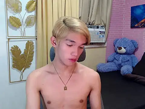 Snapshot of fuckerfriendsxx chatting on April 21, 2026, 12:00 pm fuckerfriendsxx online show from April 21, 2026, 12:00 pm