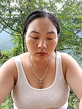 Love-Ly99 online show from September 19, 2025, 9:43 am