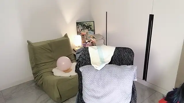 Snapshot of Emmaq996 chatting on September 25, 2025, 2:26 am Emmaq996 online show from September 25, 2025, 2:26 am