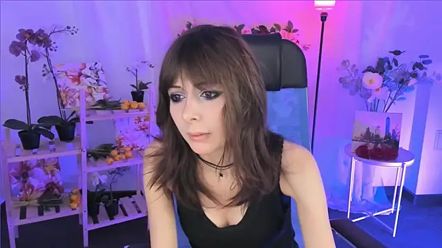 CrystallBloom online show from December 22, 2025, 7:22 pm