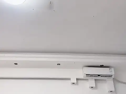 xiaojie2563 online show from December 2, 2025, 10:20 am