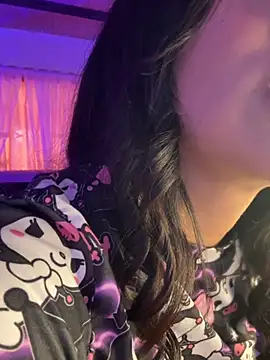 emma fiore4  online show from September 17, 2025, 7:48 pm