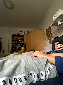 xmilolivex online show from October 16, 2025, 10:16 am