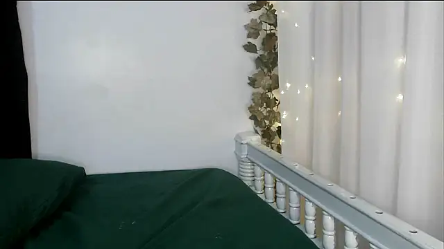 angelainparis28 online show from September 27, 2025, 6:29 am