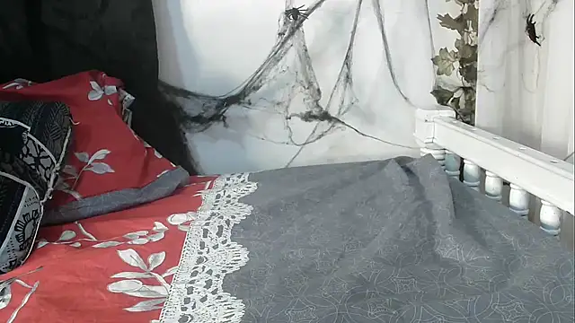 angelainparis28 online show from October 24, 2025, 1:03 am