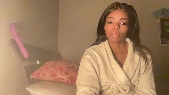 Peachyz69 online show from February 5, 2026, 2:27 am