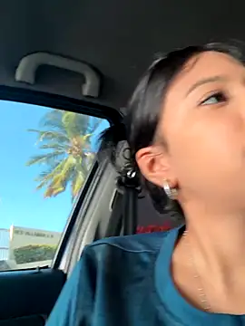 lynn9000 online show from October 29, 2025, 7:59 pm