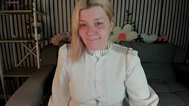 Snapshot of Michele_Greenn chatting on August 7, 2026, 1:18 am Michele Greenn online show from August 7, 2026, 1:18 am